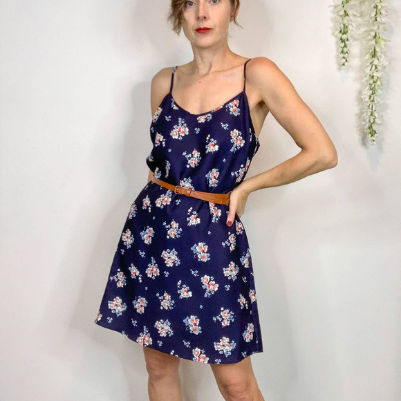 LIKELY Kinney slip dress Scattered Garden Floral 90s y2k spaghetti straps navy - Picture 2 of 12